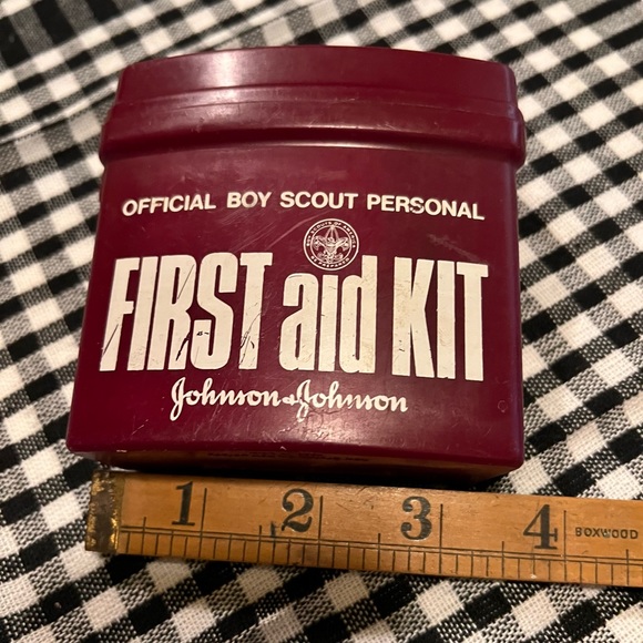 OFFICAL BOY SCOUT PERSONAL FIRST AID KIT. - Picture 7 of 7